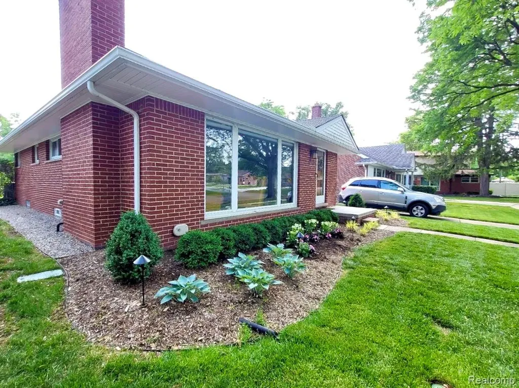 1421 Lloyd Avenue Royal Oak City MI 48073