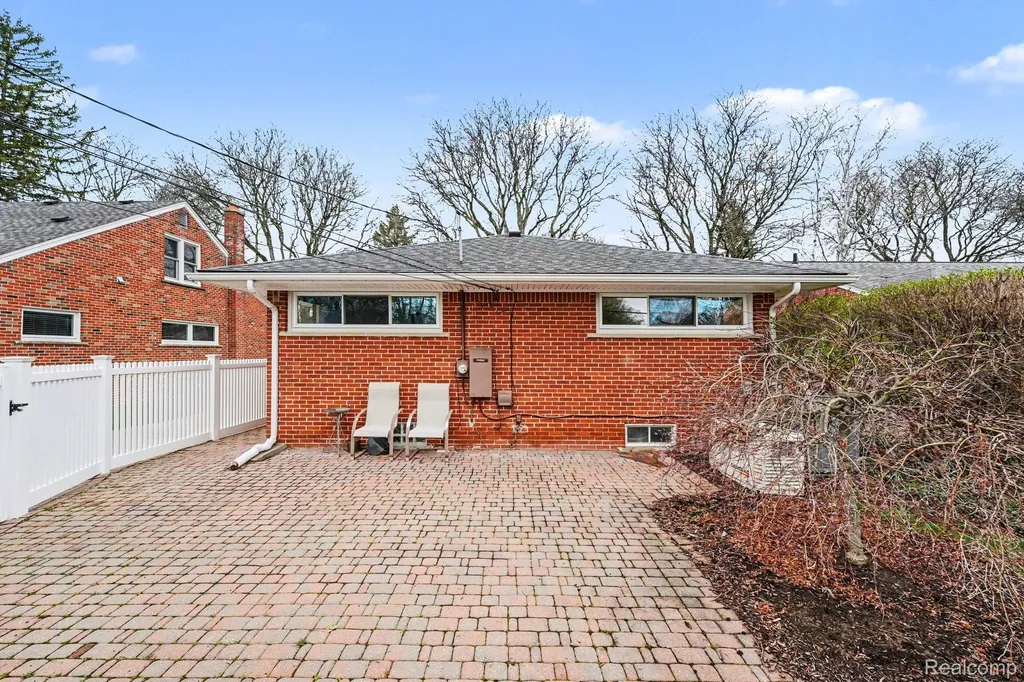 1421 Lloyd Avenue Royal Oak City MI 48073