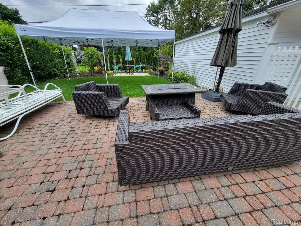 1421 Lloyd Avenue Royal Oak City MI 48073