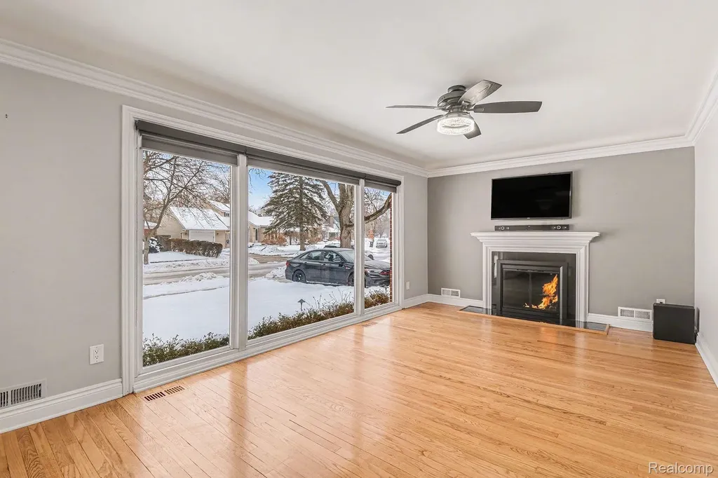 1421 Lloyd Avenue Royal Oak City MI 48073
