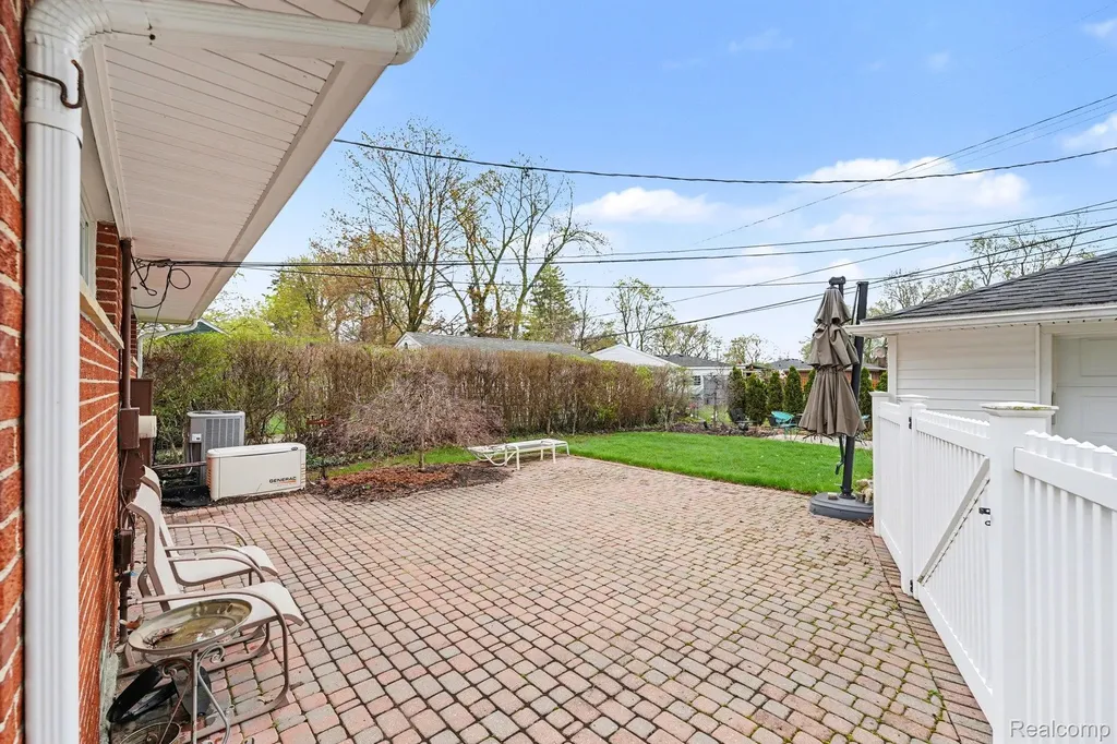 1421 Lloyd Avenue Royal Oak City MI 48073