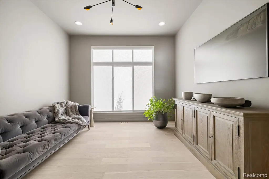 3026 Heron French Provincial Bloomfield Hills City MI 48302