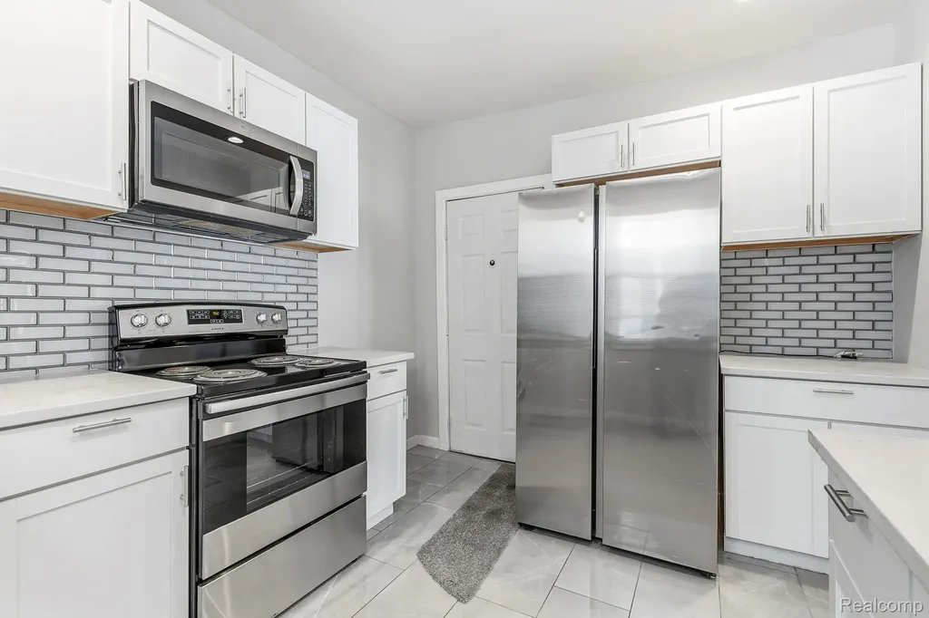 53 Cortland Street Highland Park City MI 48203