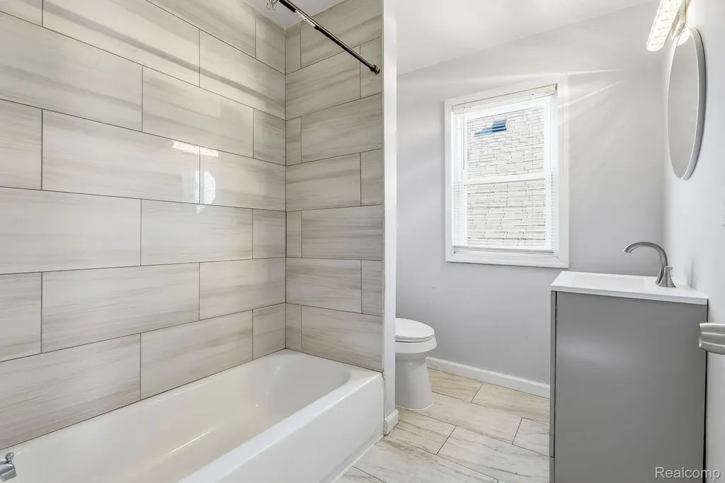53 Cortland Street Highland Park City MI 48203