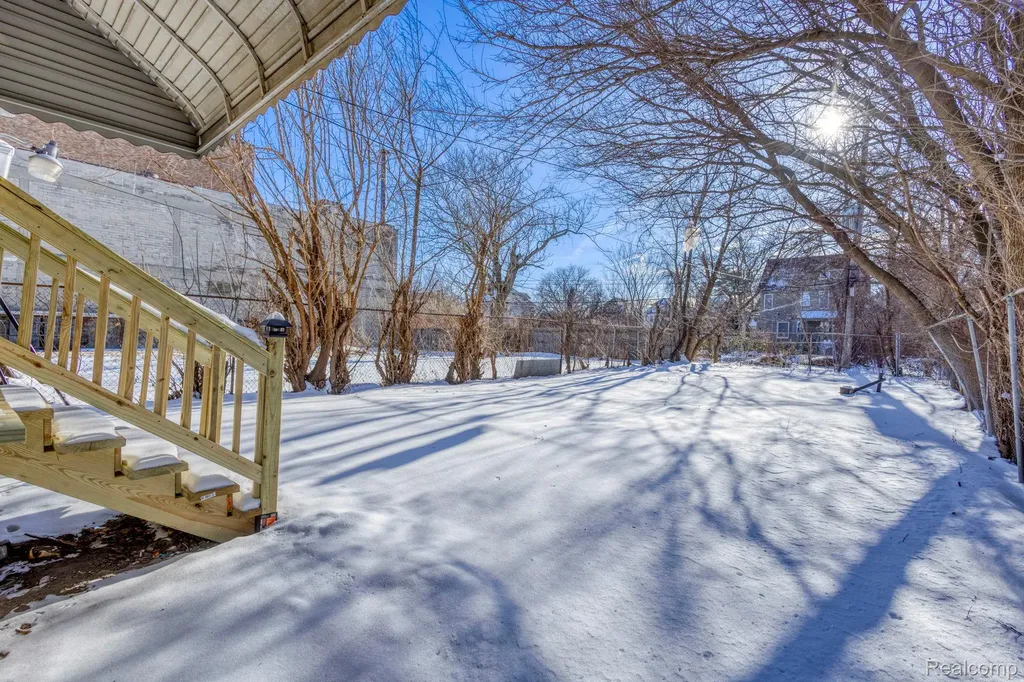 53 Cortland Street Highland Park City MI 48203