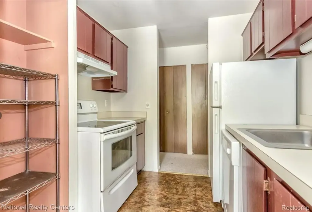 30260 Southfield Road Southfield City MI 48076