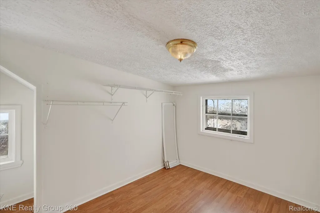 4928 Hughes Road Lansing City MI 48910