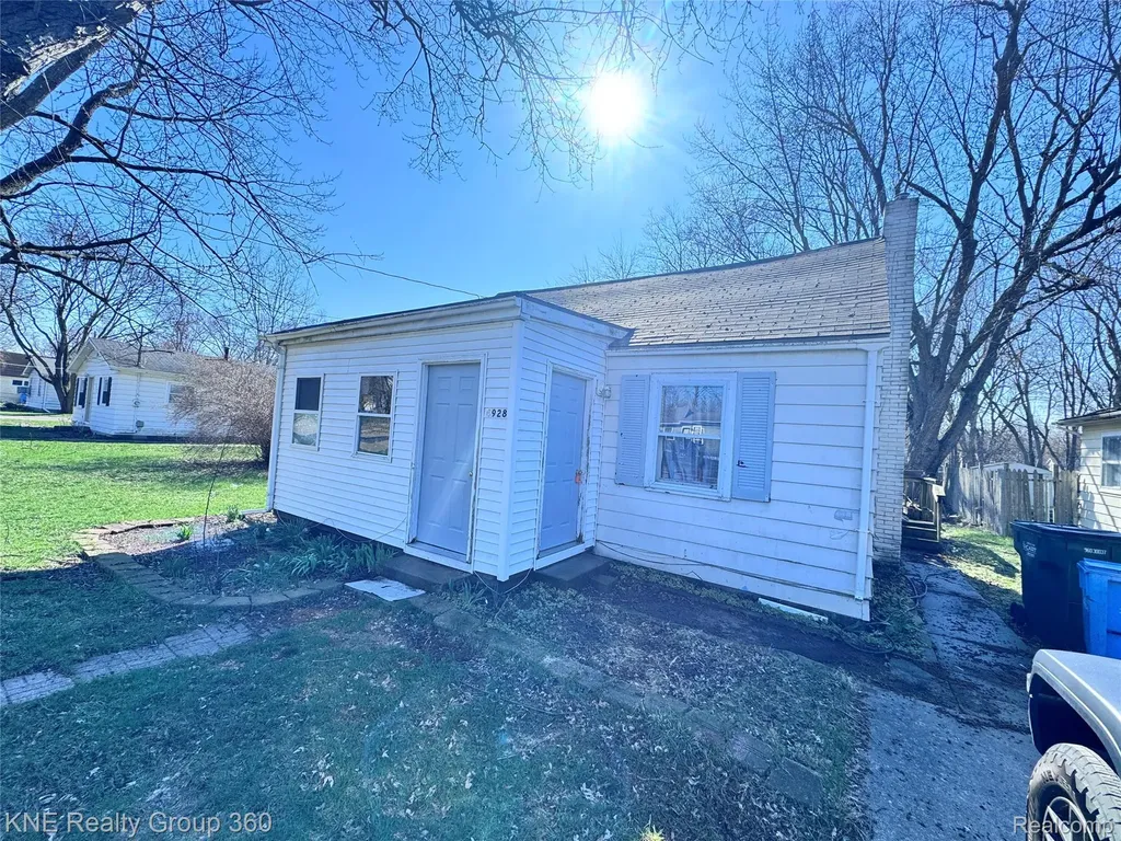 4928 Hughes Road Lansing City MI 48910