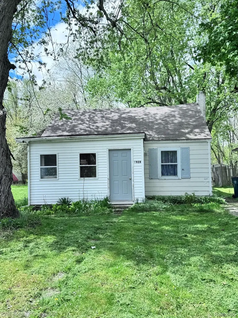4928 Hughes Road Lansing City MI 48910