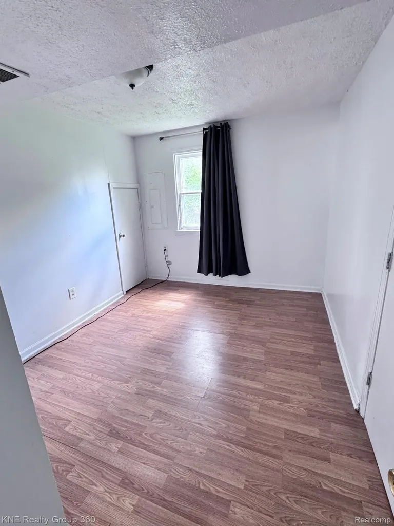 4928 Hughes Road Lansing City MI 48910