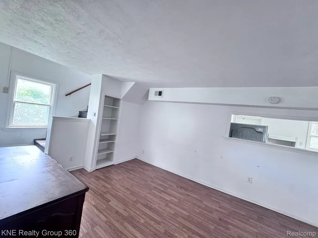 4928 Hughes Road Lansing City MI 48910
