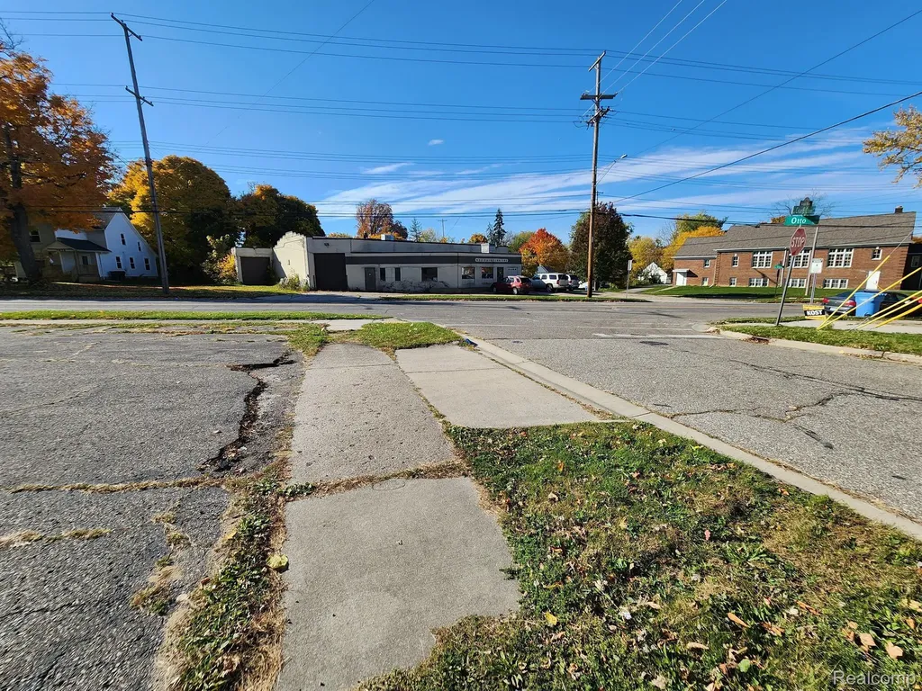 1405 E Cesar E Chavez Avenue Lansing City MI 48906