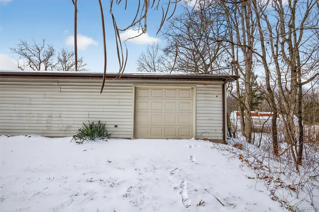 3241 Curtis Road Bridgeport Charter Township MI 48415