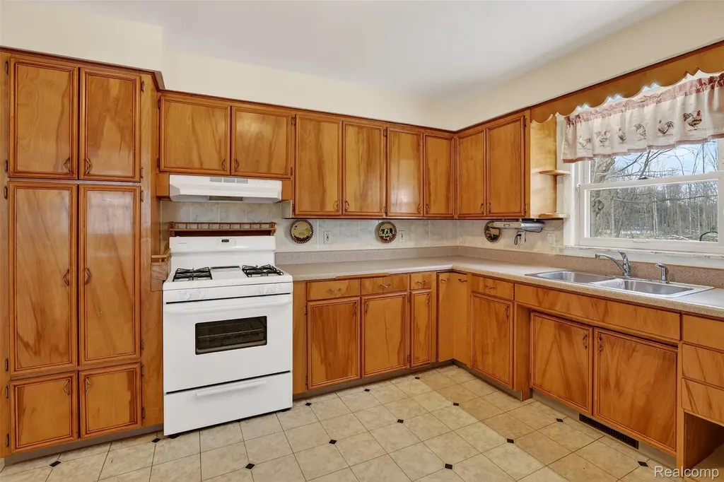 3241 Curtis Road Bridgeport Charter Township MI 48415
