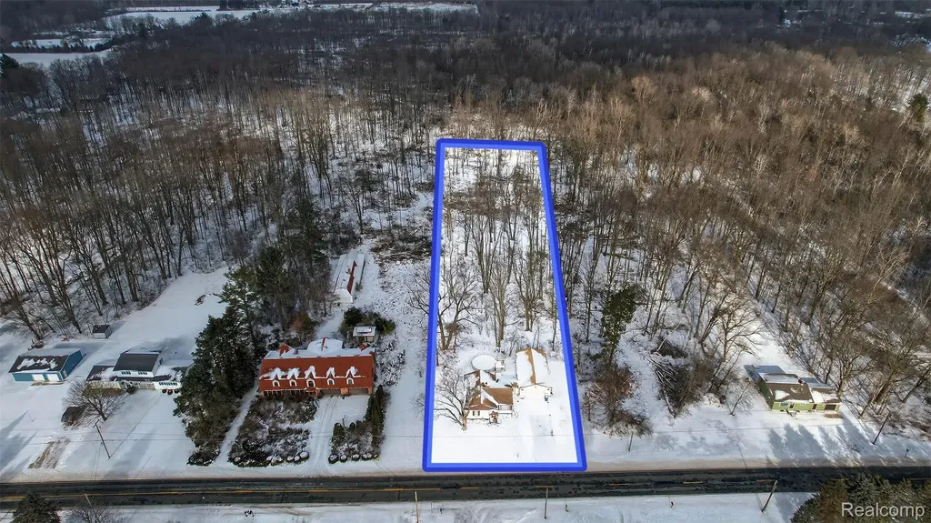 3241 Curtis Road Bridgeport Charter Township MI 48415