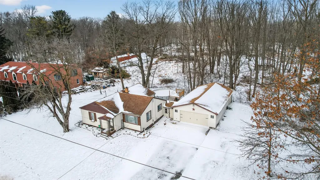 3241 Curtis Road Bridgeport Charter Township MI 48415
