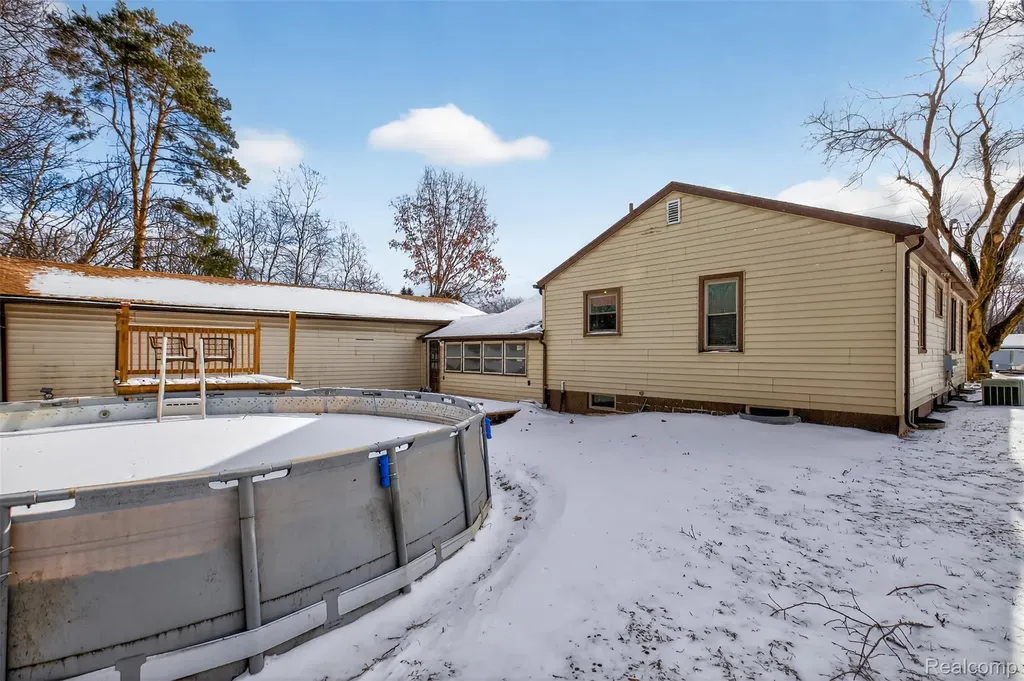 3241 Curtis Road Bridgeport Charter Township MI 48415