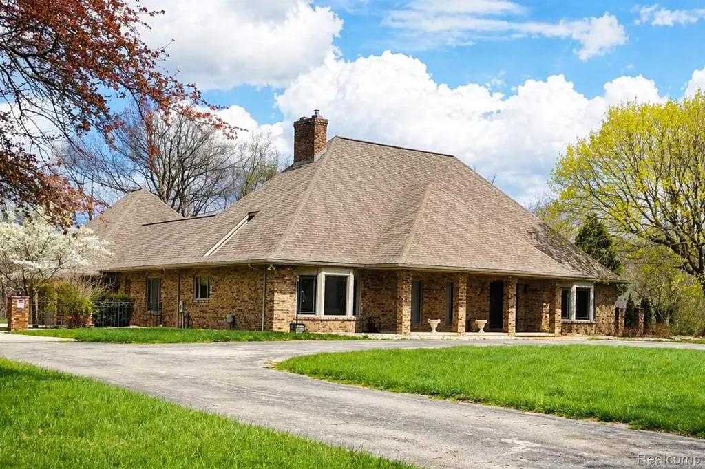 9505 E Atherton Road Davison Township MI 48423