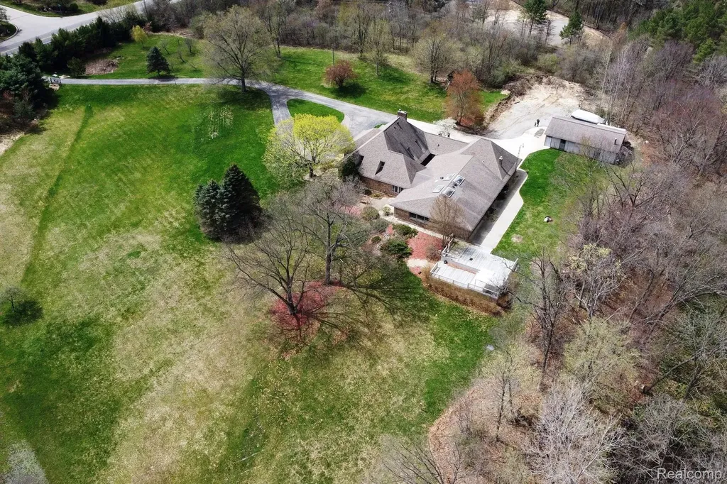 9505 E Atherton Road Davison Township MI 48423