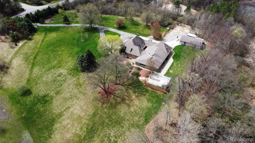 9505 E Atherton Road Davison Township MI 48423