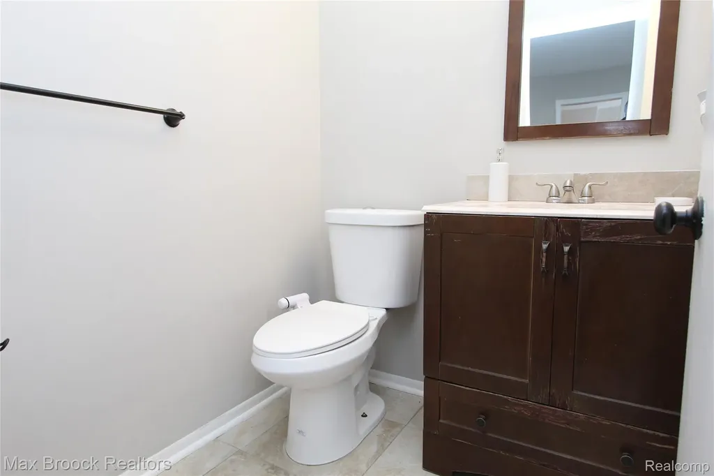 7338 Creek View Court West Bloomfield Charter Township MI 48322