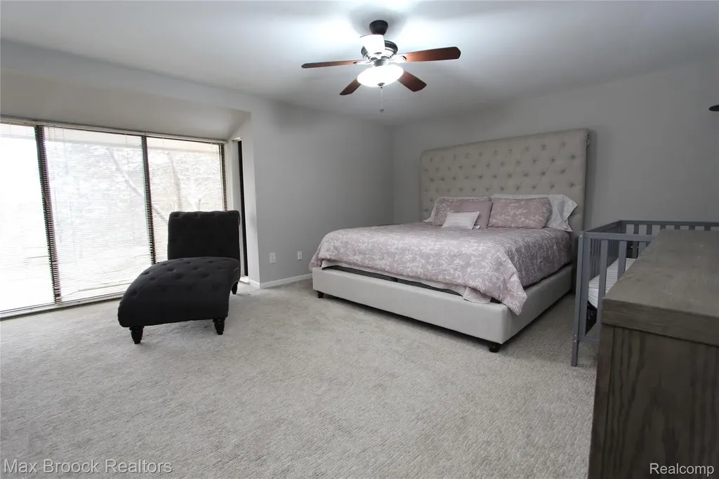 7338 Creek View Court West Bloomfield Charter Township MI 48322