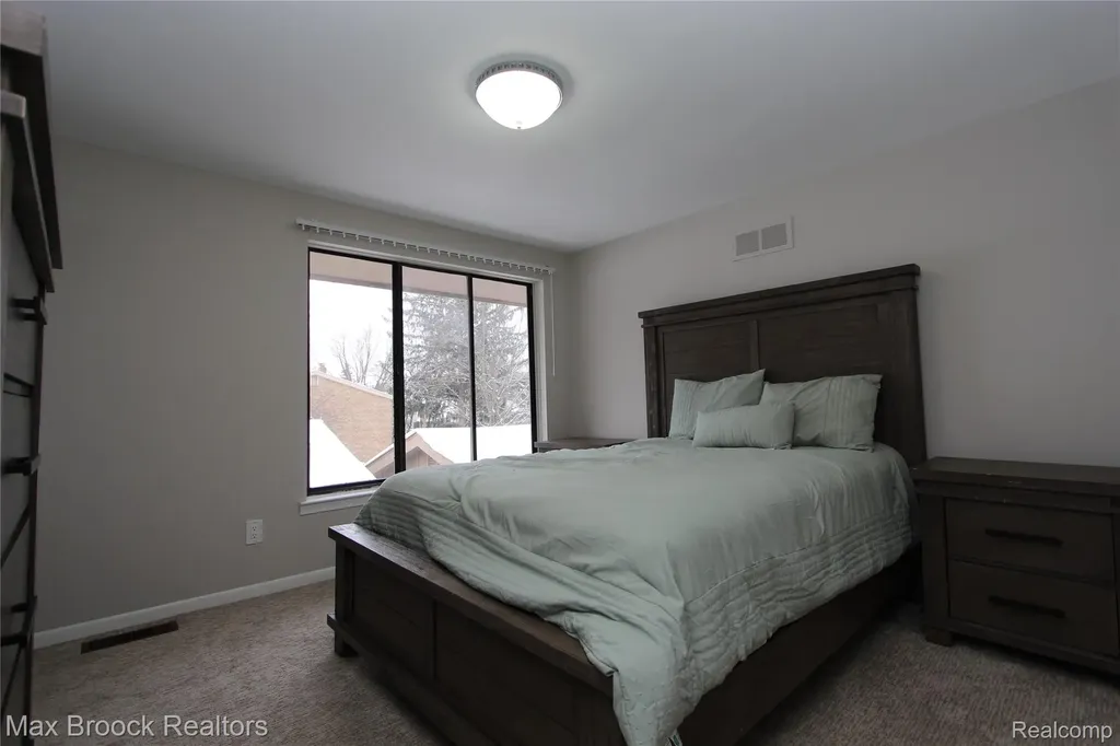 7338 Creek View Court West Bloomfield Charter Township MI 48322