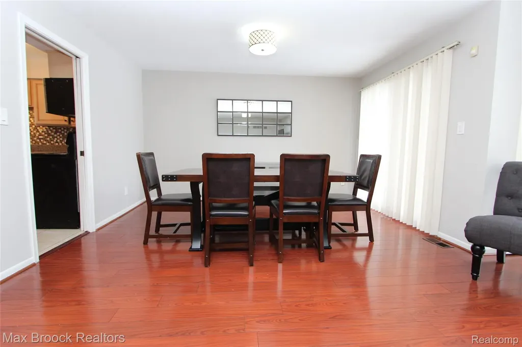 7338 Creek View Court West Bloomfield Charter Township MI 48322