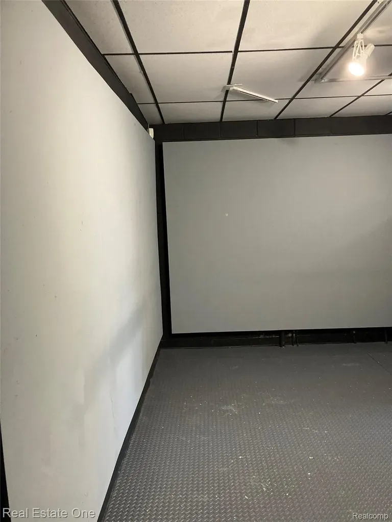 4111 12 Mile Road Berkley City MI 48072