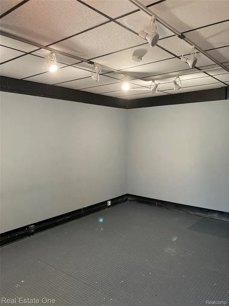 4111 12 Mile Road Berkley City MI 48072