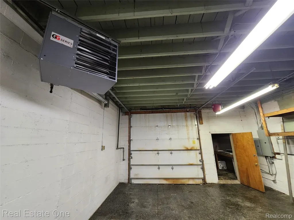 4105 12 Mile Road Berkley City MI 48072