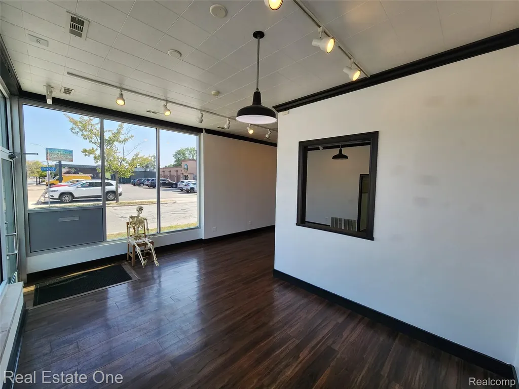4105 12 Mile Road Berkley City MI 48072