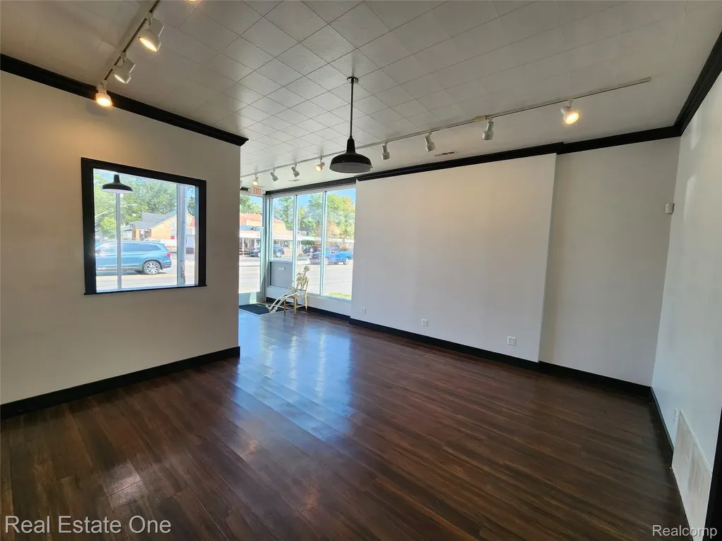 4105 12 Mile Road Berkley City MI 48072