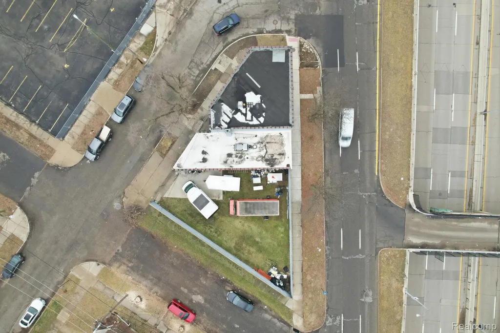 16676 James Couzens Freeway Detroit City MI 48221
