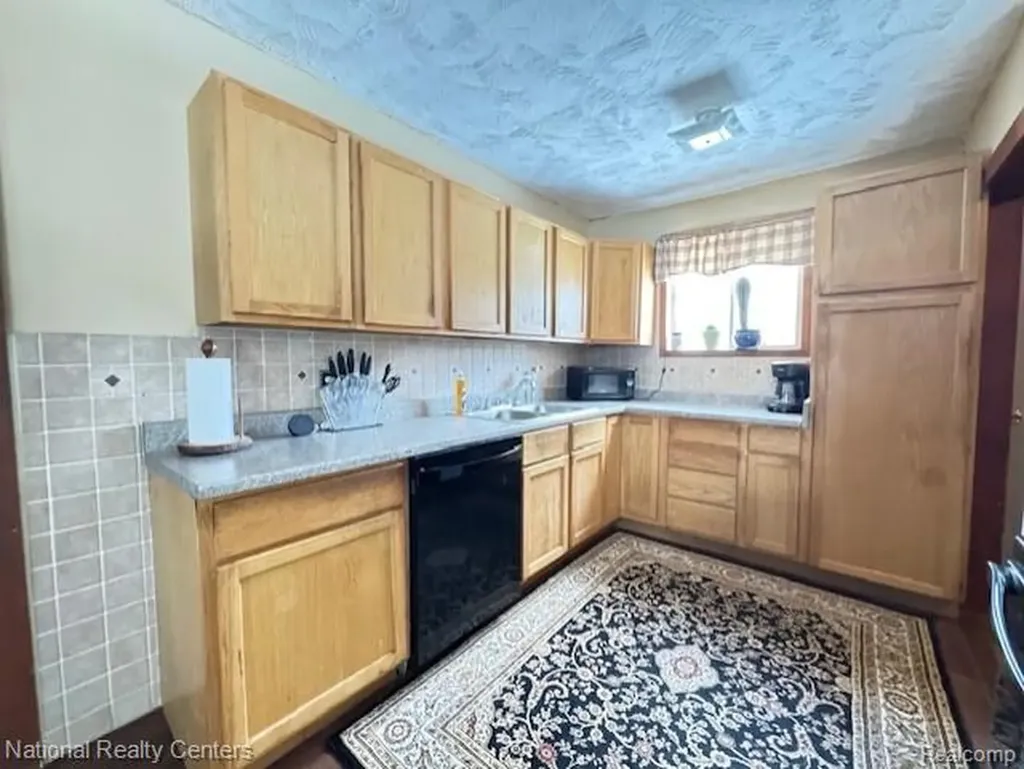 3309 Rabidue Clyde Township MI 48049