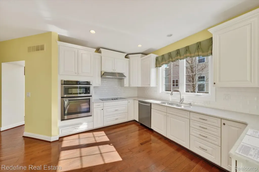 42896 Cardinal Way Novi City MI 48375