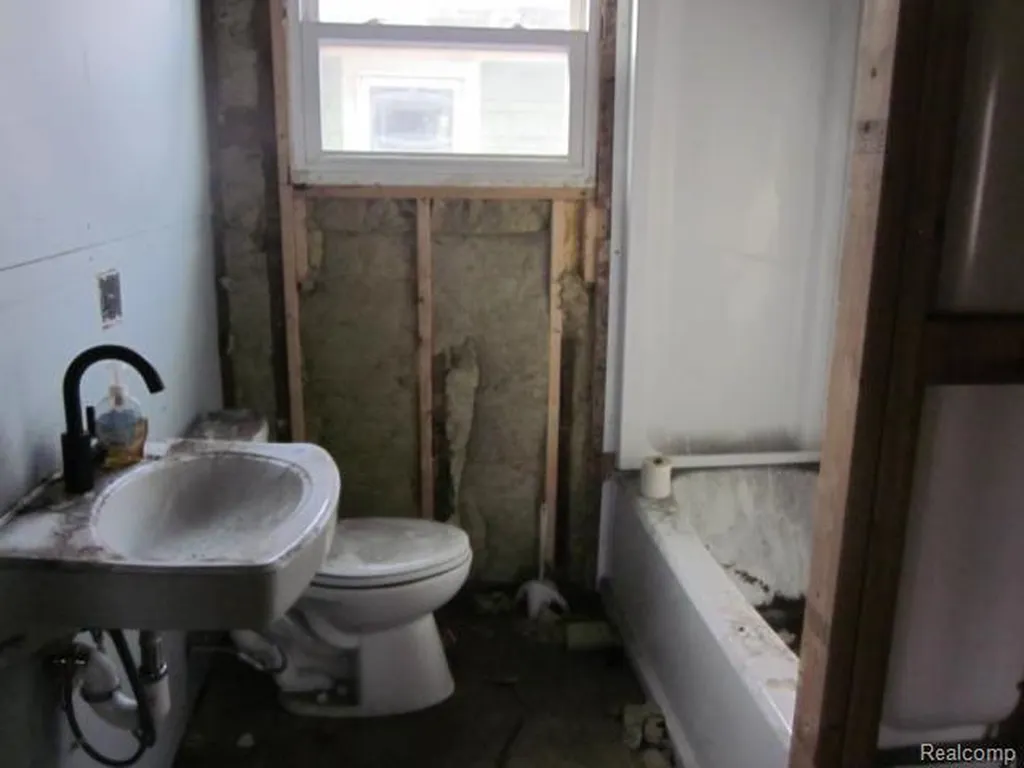 3202 Waverly Street Detroit City MI 48238
