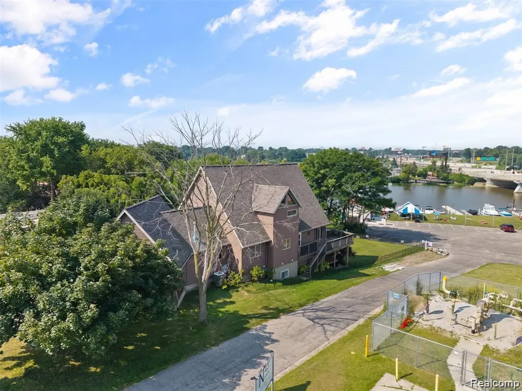 1907 Riverside Drive Port Huron City MI 48060
