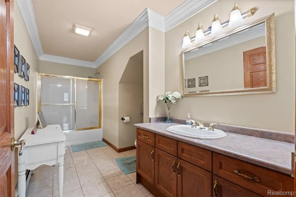 1907 Riverside Drive Port Huron City MI 48060