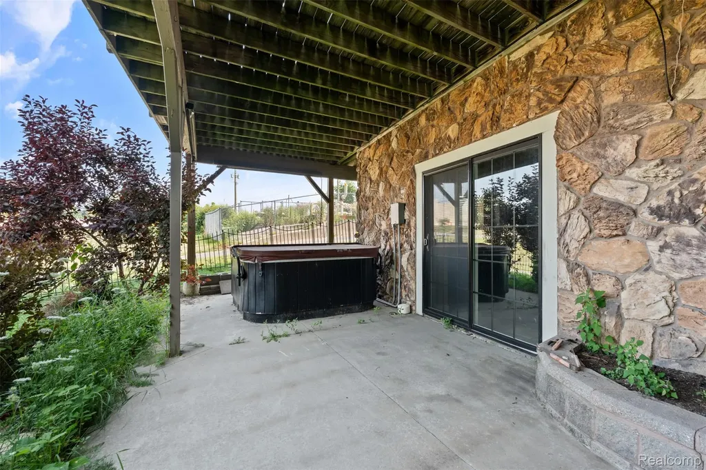 1907 Riverside Drive Port Huron City MI 48060