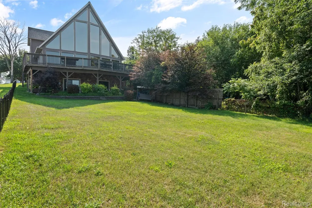 1907 Riverside Drive Port Huron City MI 48060