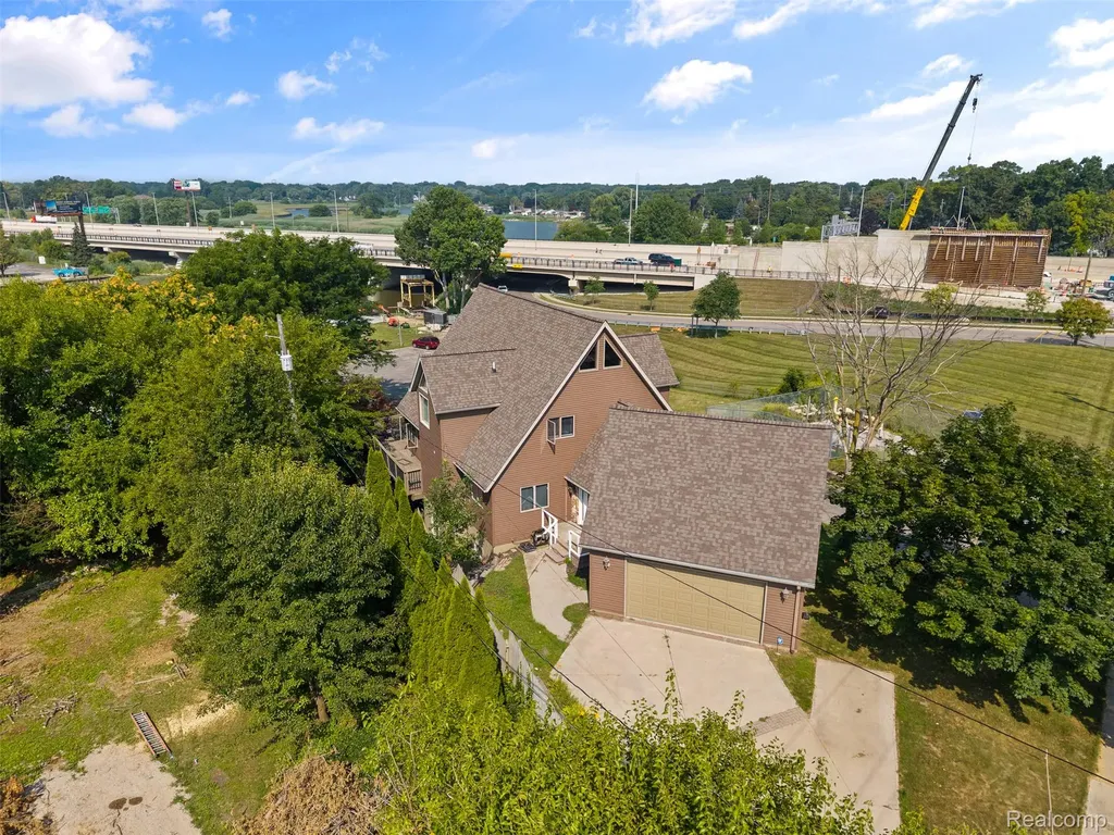 1907 Riverside Drive Port Huron City MI 48060