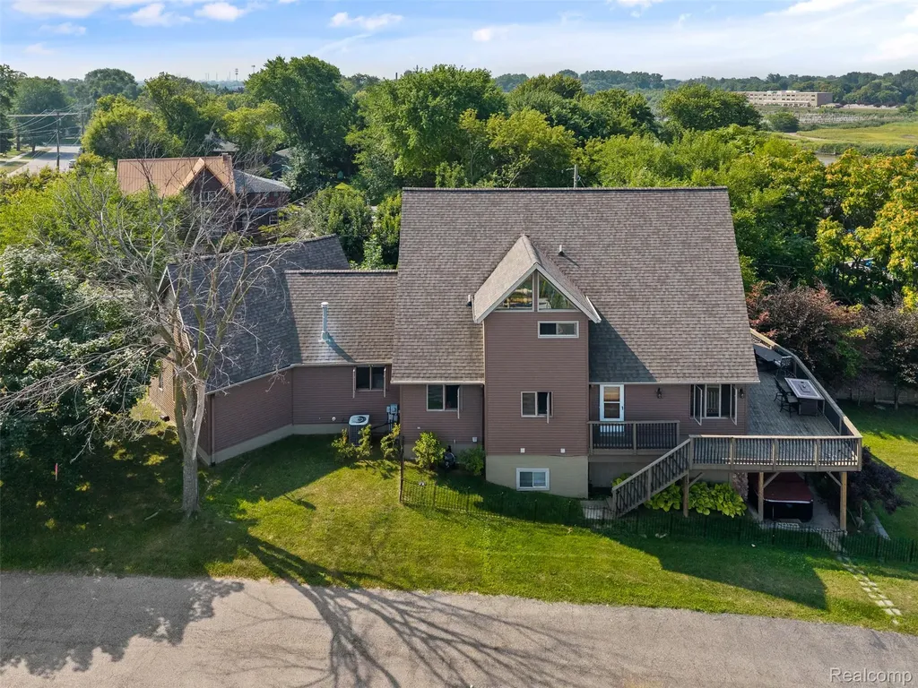 1907 Riverside Drive Port Huron City MI 48060
