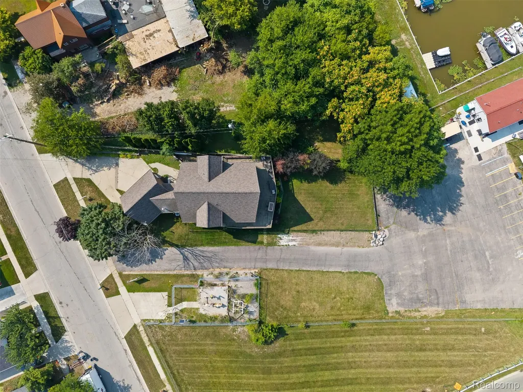 1907 Riverside Drive Port Huron City MI 48060