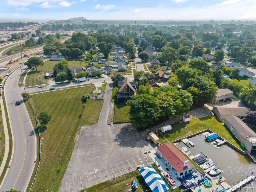 1907 Riverside Drive Port Huron City MI 48060