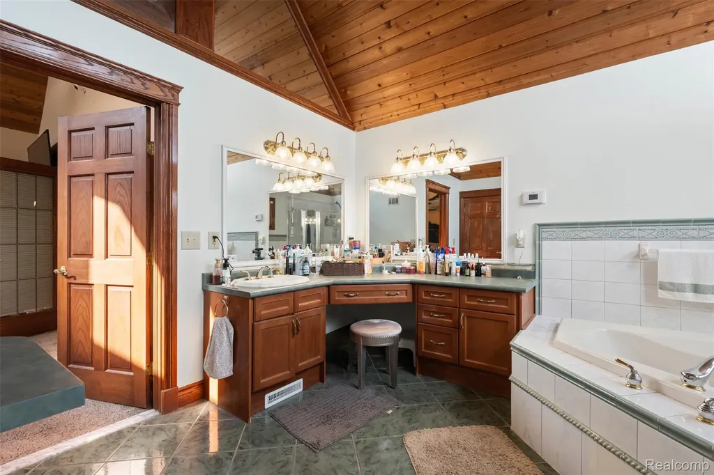 1907 Riverside Drive Port Huron City MI 48060