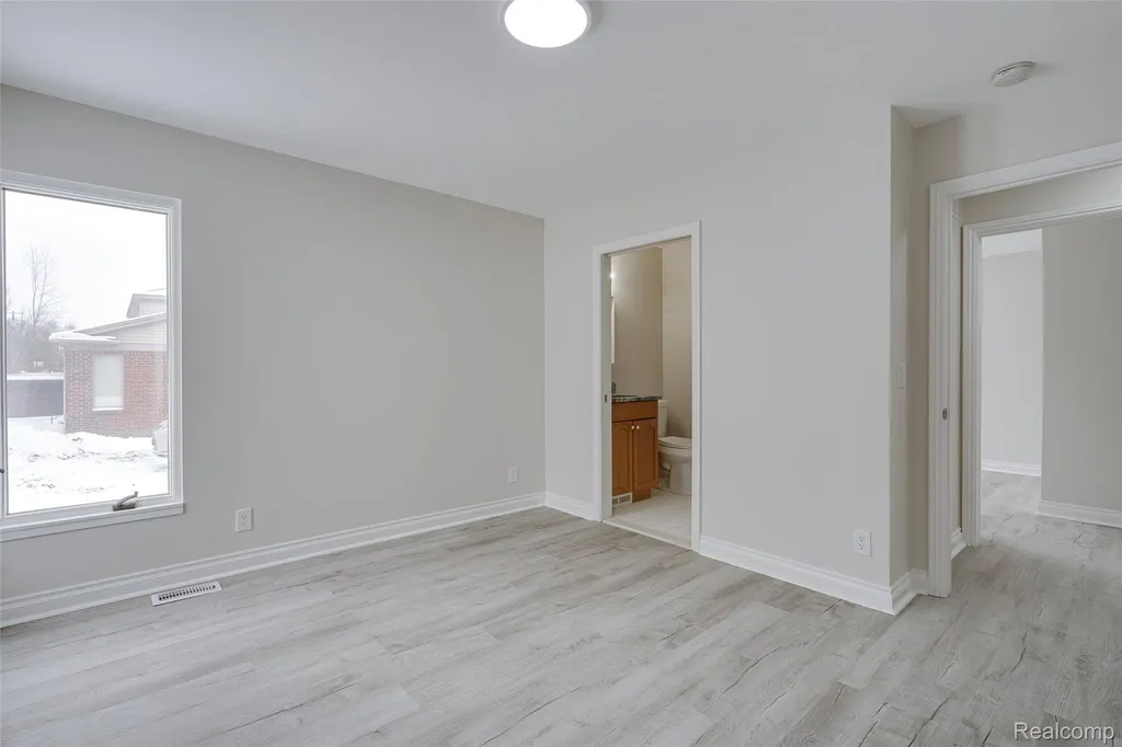 6170 N Newburgh Road Westland City MI 48185