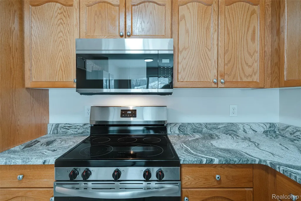 6170 N Newburgh Road Westland City MI 48185