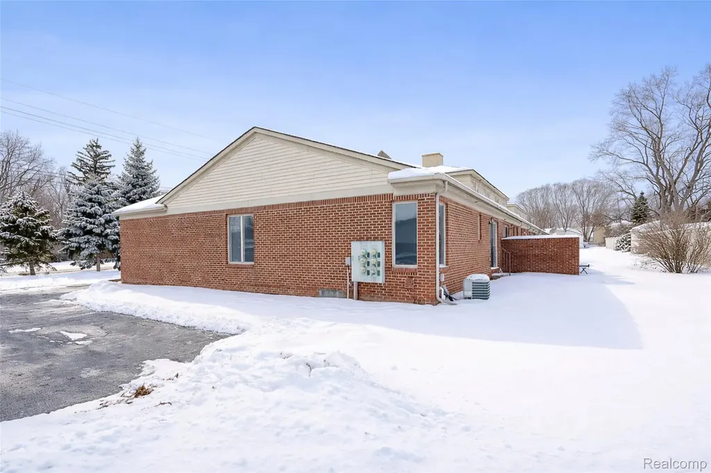 6170 N Newburgh Road Westland City MI 48185
