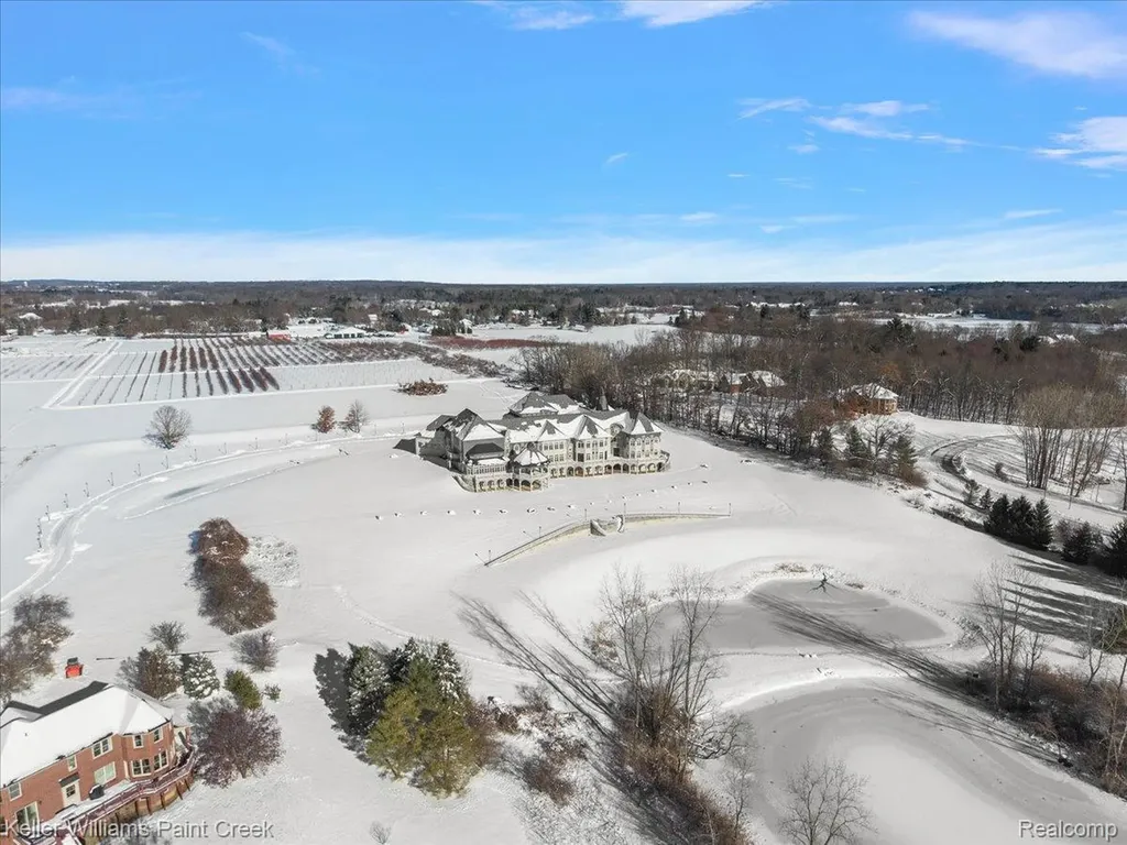 68050 Hillside Lane Washington Township MI 48095